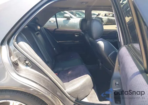 2001 Lexus Is 300 z USA, uszkodzony, nr VIN JTHBD182710019413